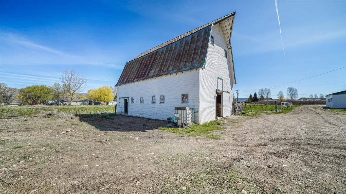 S 325 Shelton Lane, Hayden