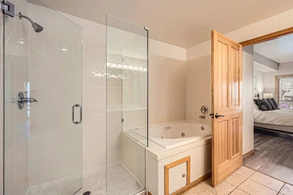 23110 Us Hwy 6 5094, Keystone