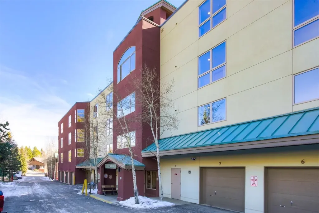 22174 Us Highway 6 1527, Keystone