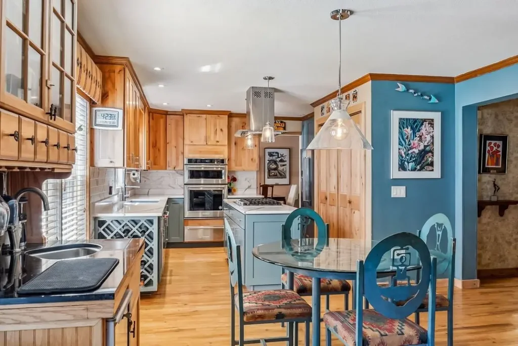 112 Grey Squirrel Lane, Blue River