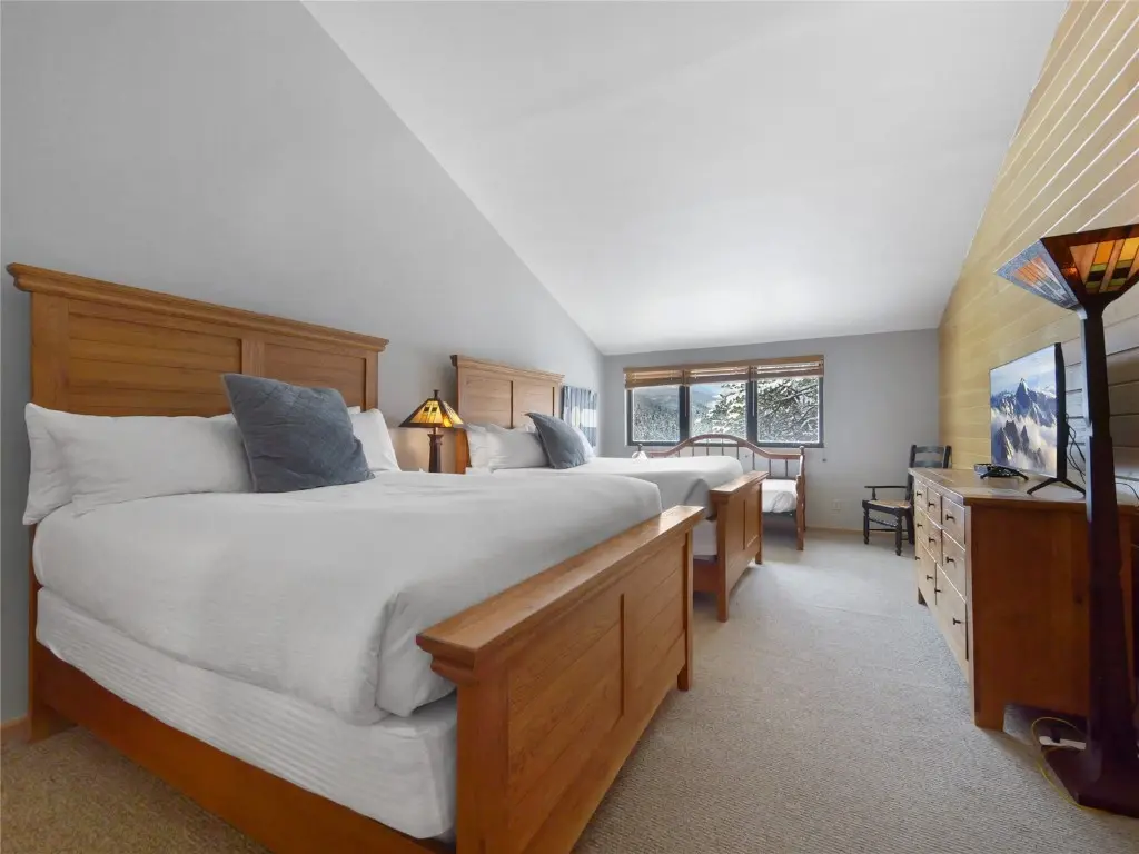 203 Gentian Road, Keystone