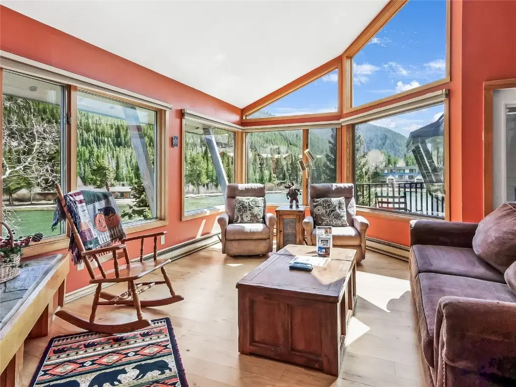 22280 Us Highway 6 1717, Keystone