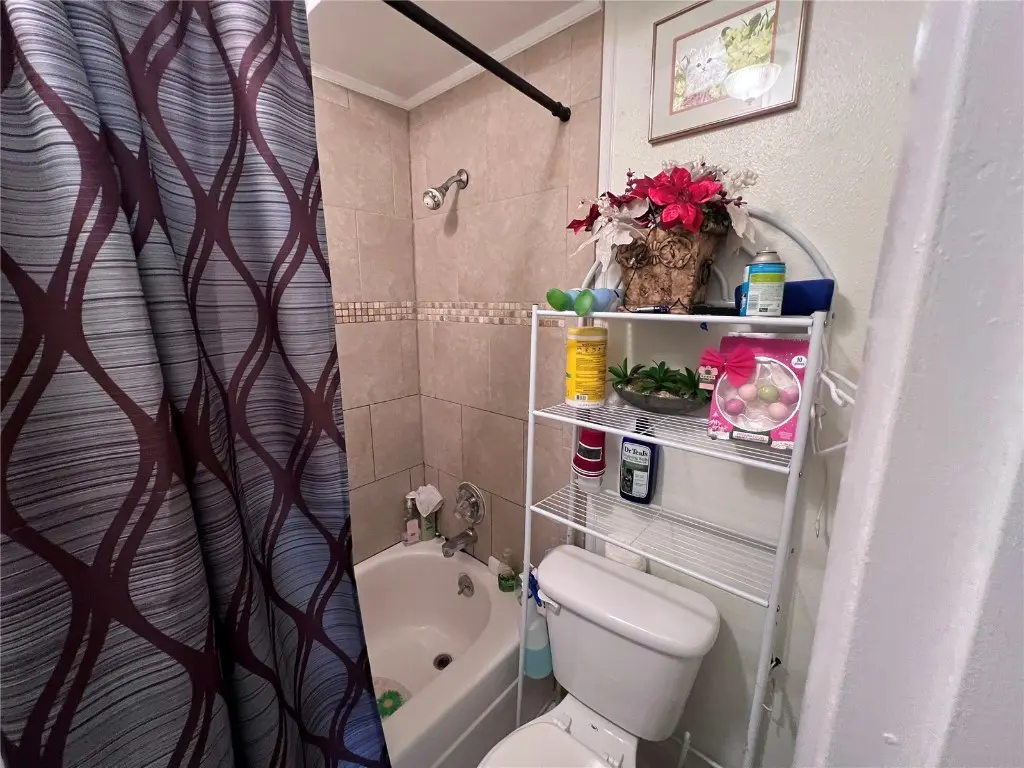 E 330 La Bonte Street 2, Dillon