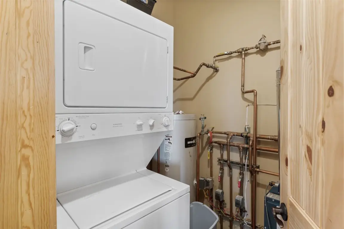 E 1838 Longbow Drive, Como