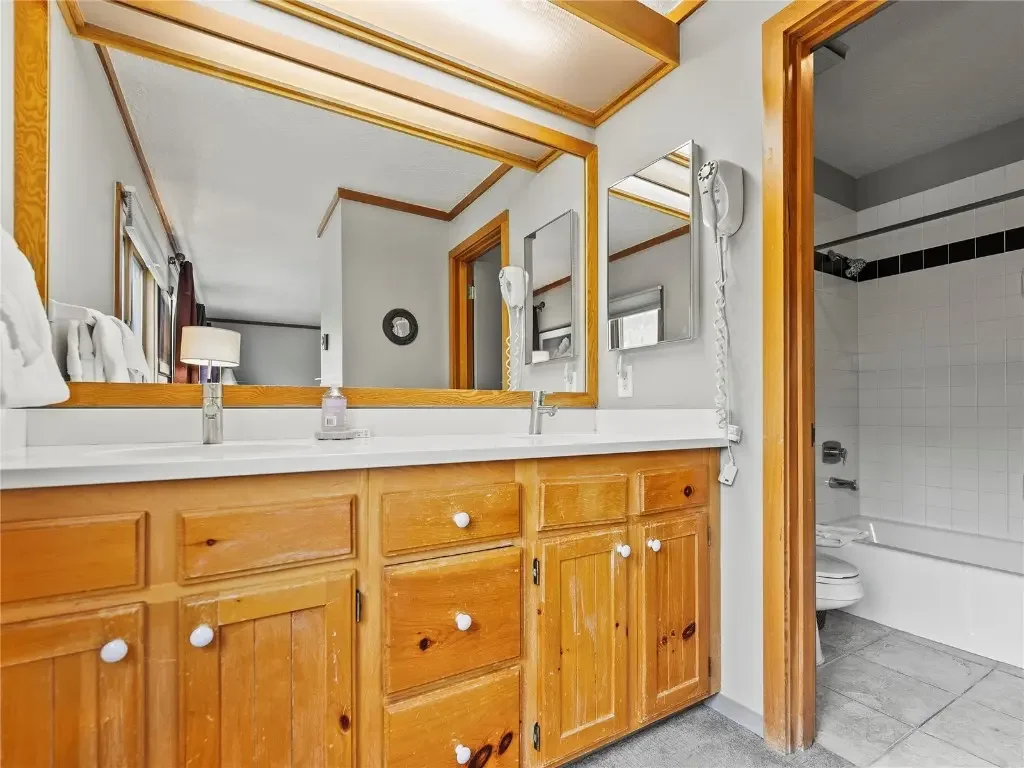 22320 Us Highway 6 1761, Keystone