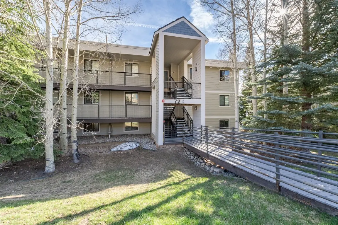 72 Corinthian Circle 102, Dillon