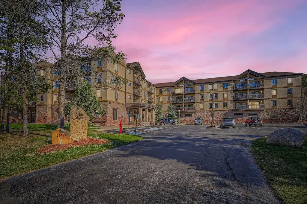 22787 Us Highway 6 313, Keystone