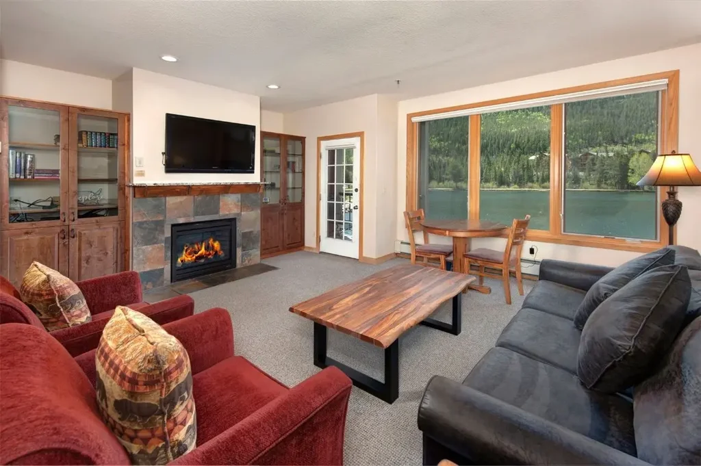 22138 Us Highway 6 1560, Keystone