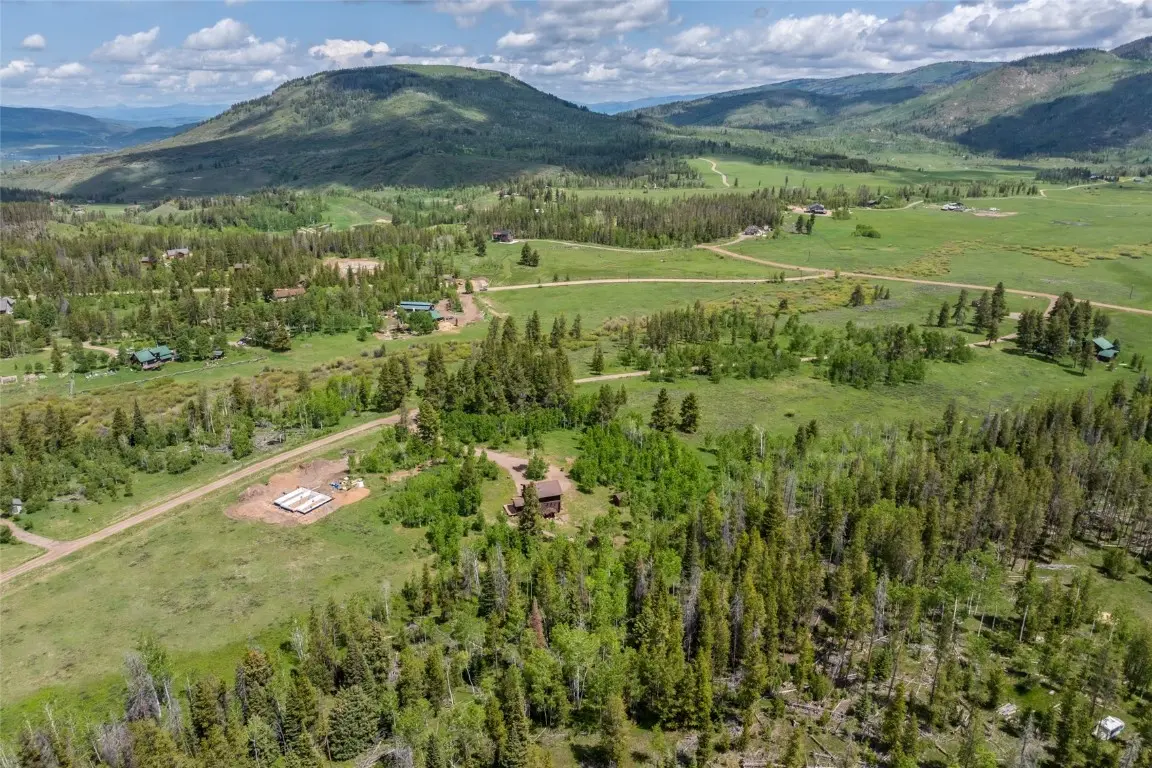 21015 Palomino Way, Oak Creek