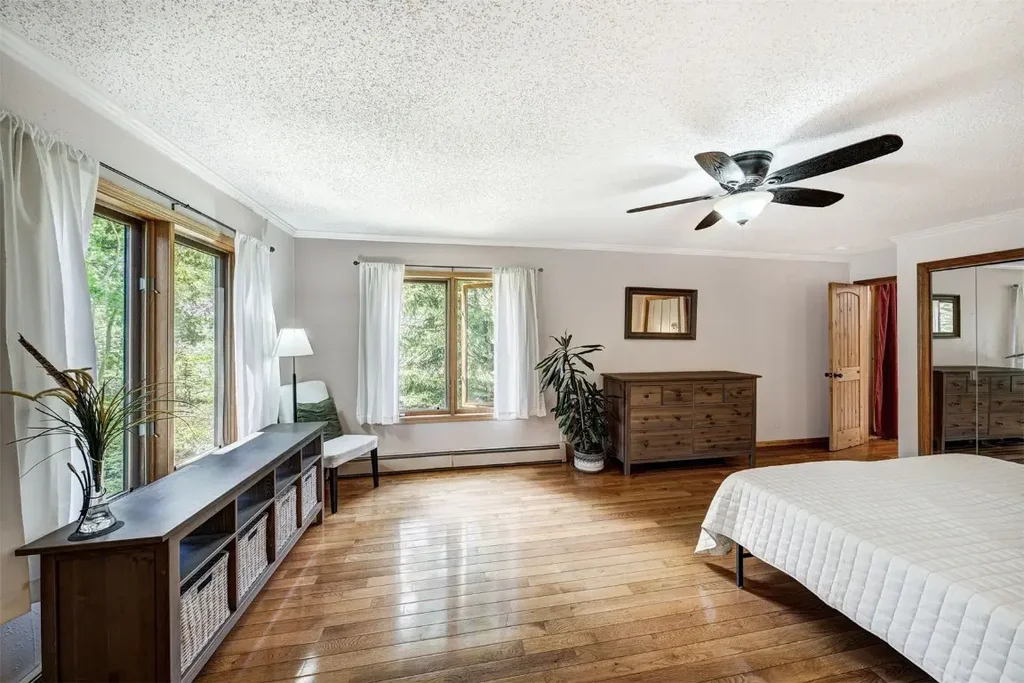 6871 Highway 9, Blue River