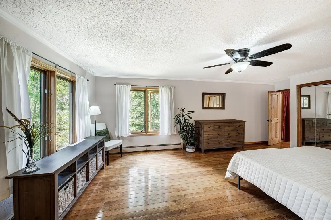 6871 Highway 9, Blue River