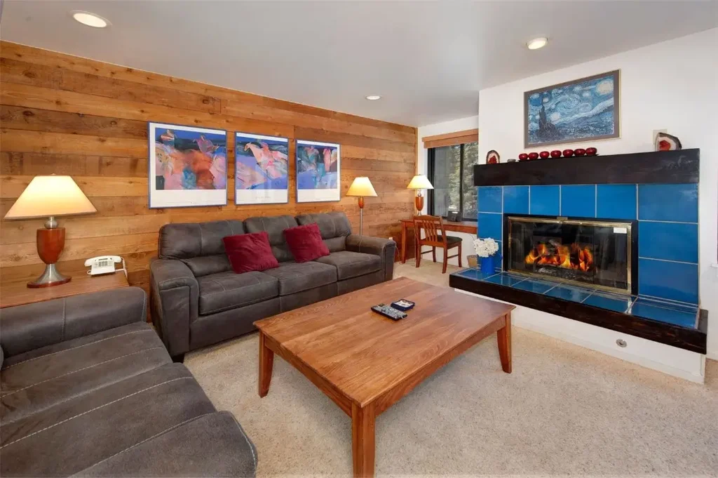 165 Argentine Court 1402, Keystone