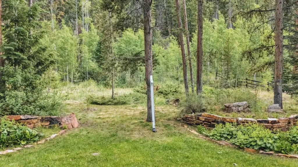 1716 Soda Ridge Road, Keystone