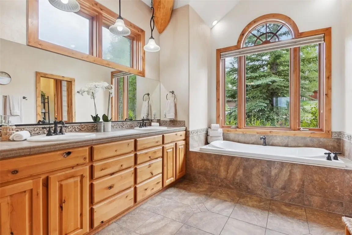 368 Black Hawk Circle, Silverthorne