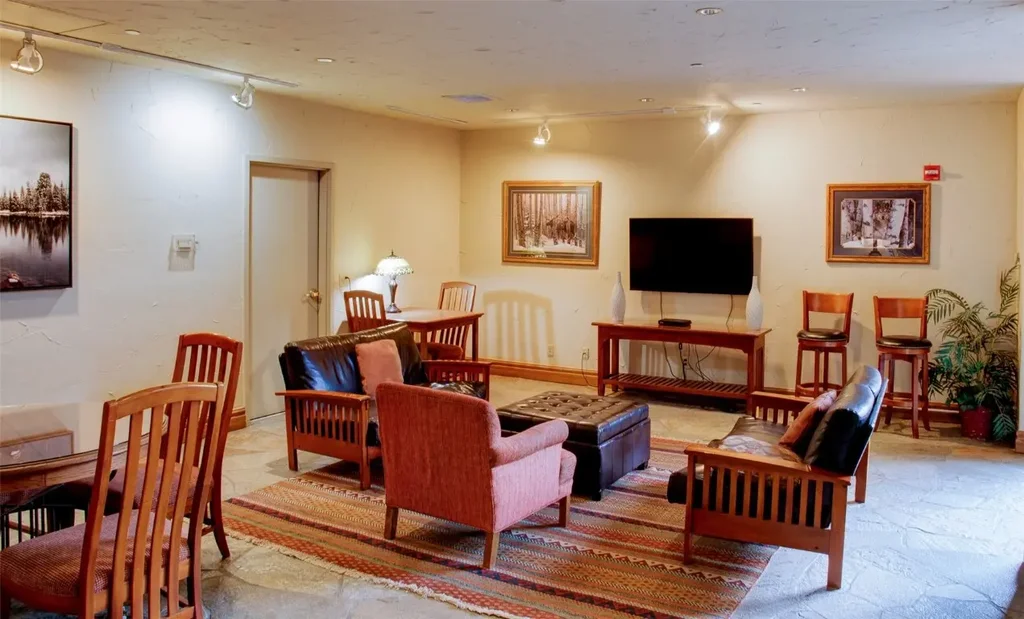 23110 Us Highway 6 5040, Keystone