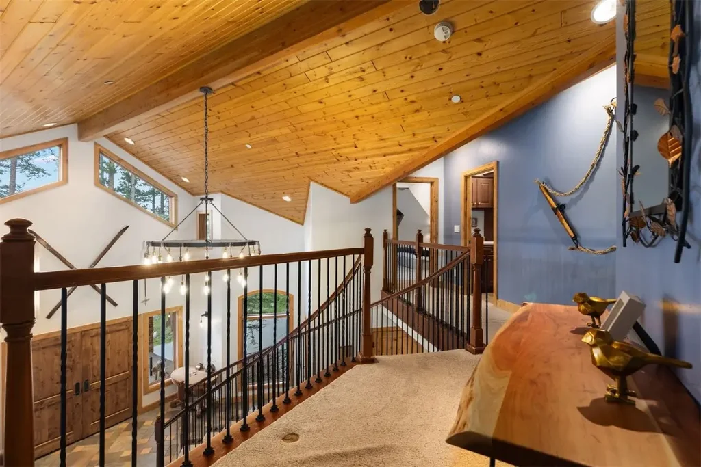 8 Fletcher Court, Breckenridge