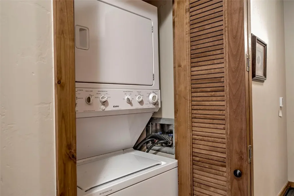 1101 9000 206, Frisco