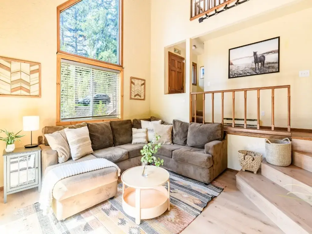 218 Golden Crown Lane, Blue River