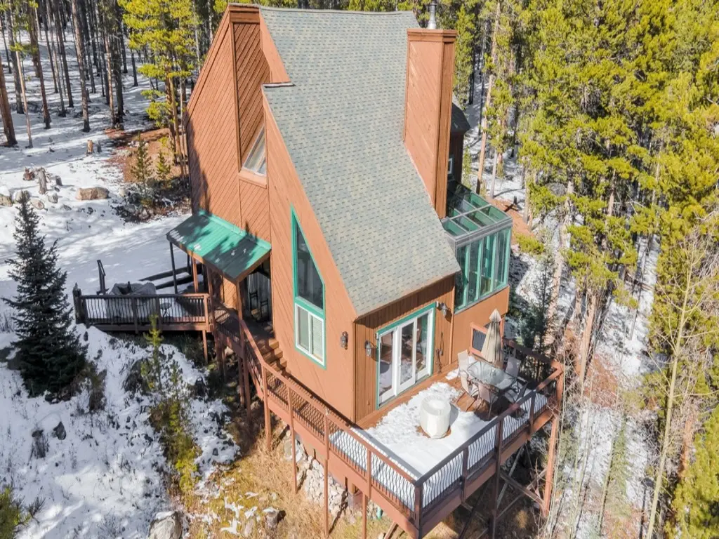 218 Golden Crown Lane, Blue River