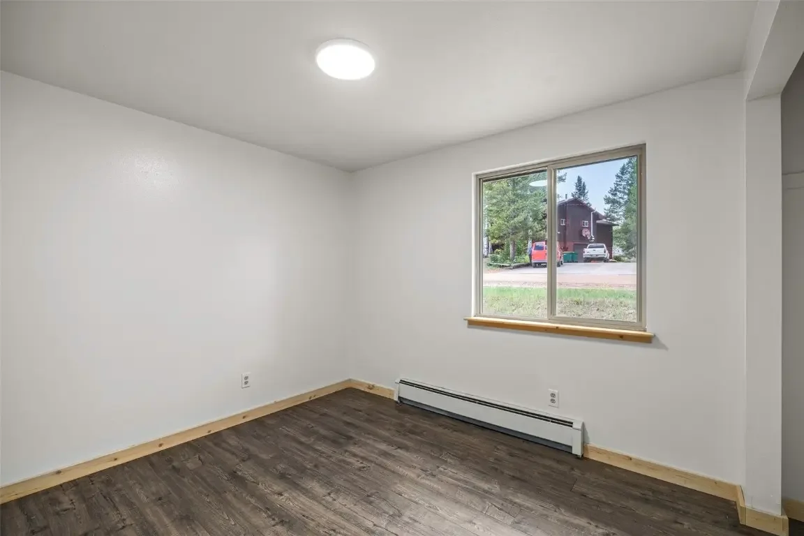 E 302 4th Street, Oak Creek