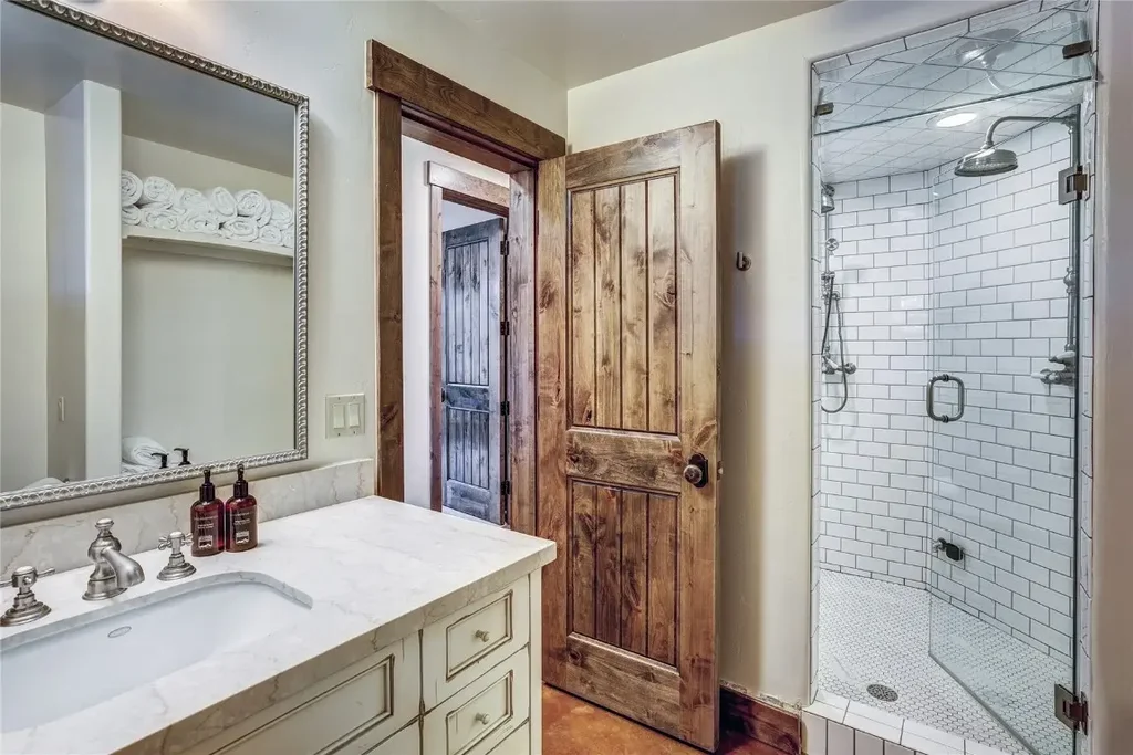 456 Peerless Drive, Breckenridge