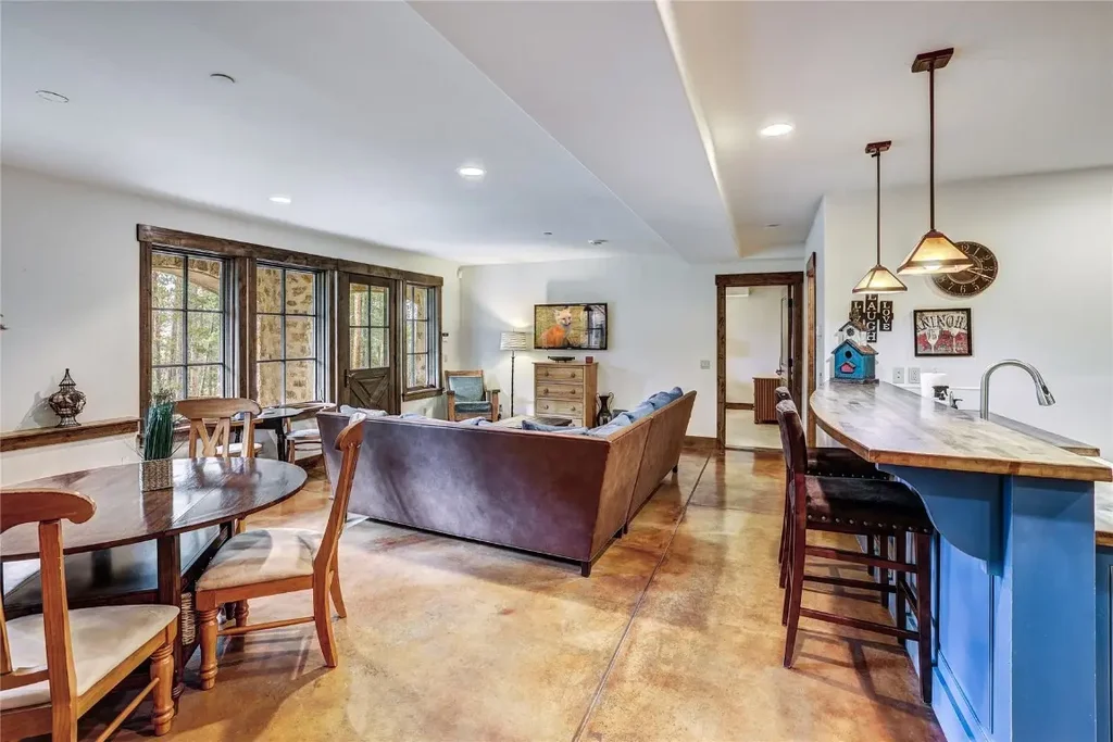 456 Peerless Drive, Breckenridge