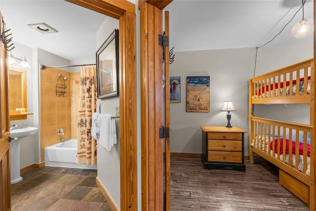 20 Hunki Dori Court 2225, Keystone