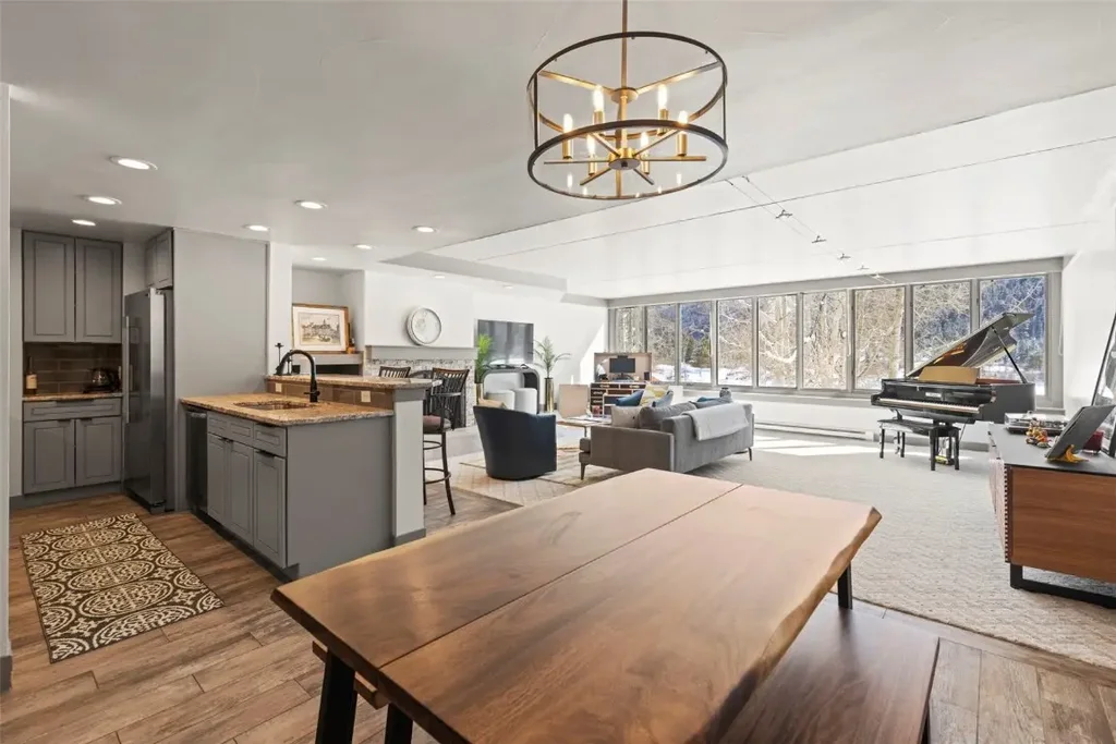 22340 Us Highway 6 1782, Keystone