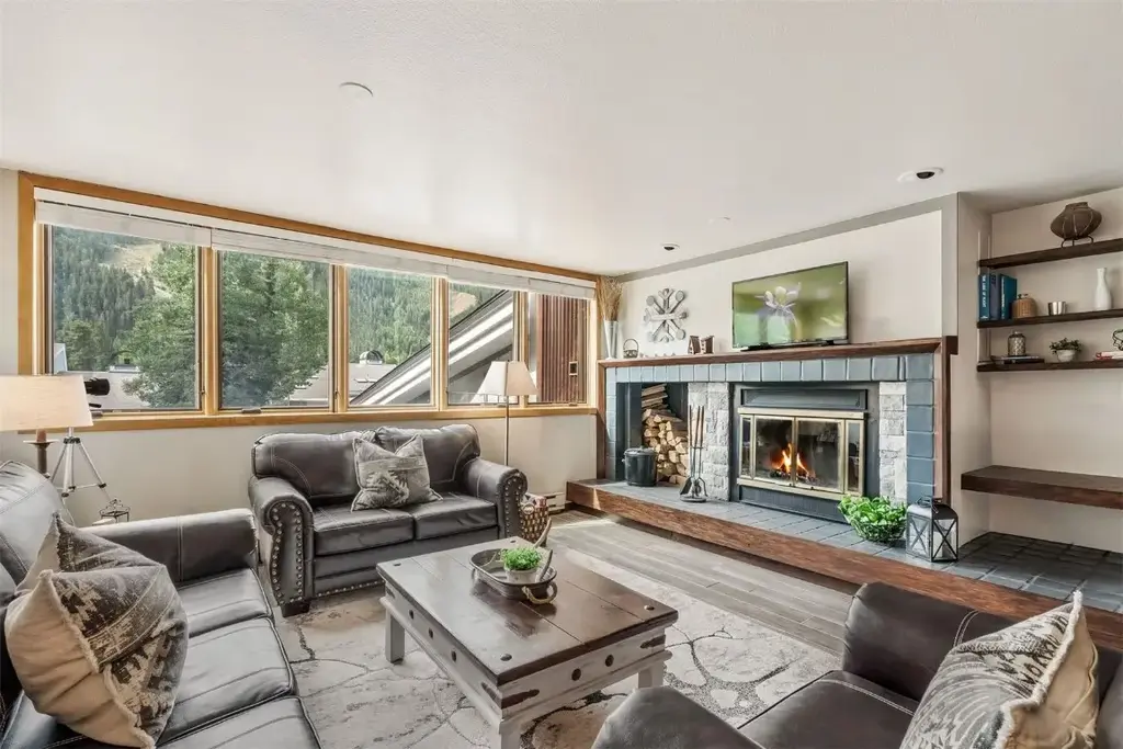 22864 Us Highway 6 105, Keystone