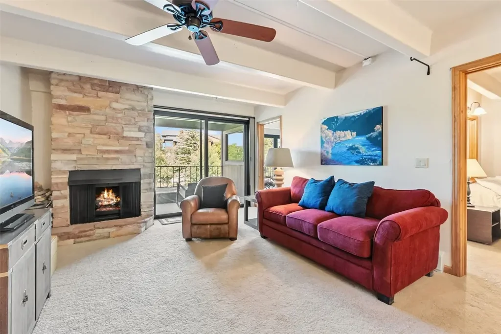 E 220 La Bonte Street 306/308, Dillon