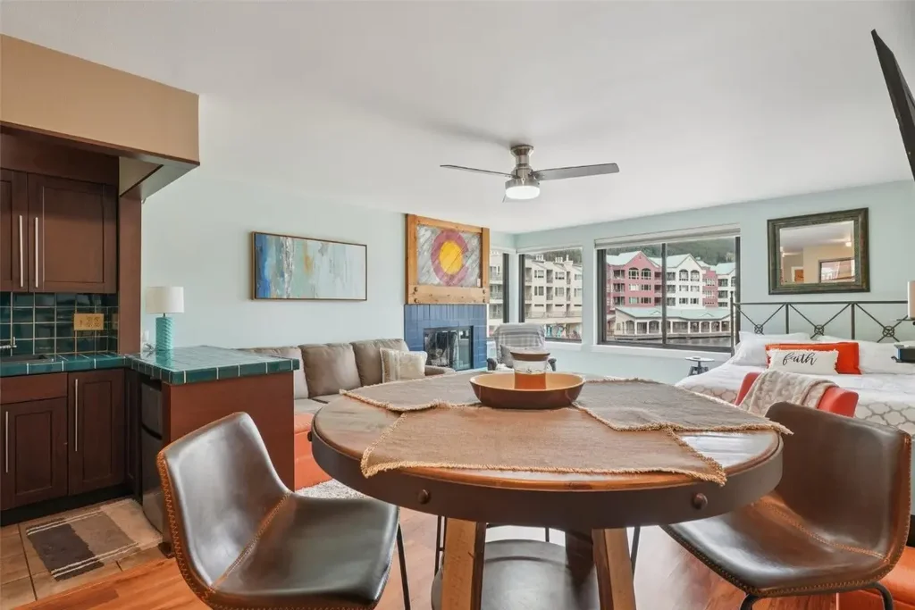 167 Argentine Court 1437, Keystone