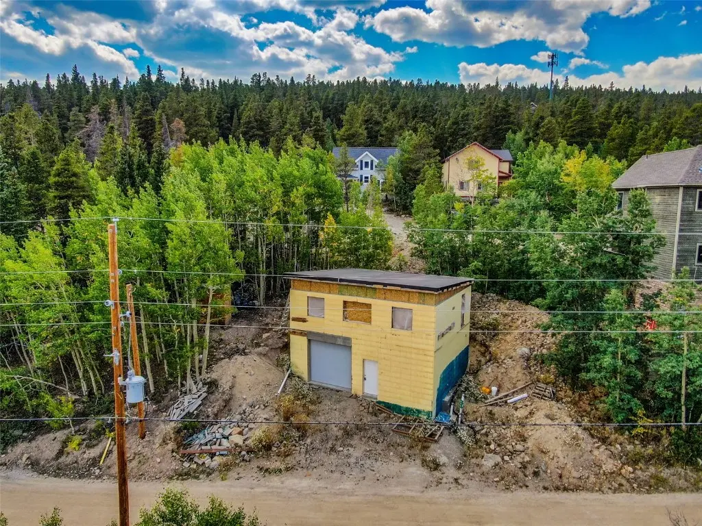 N 343 Pine Street, Alma