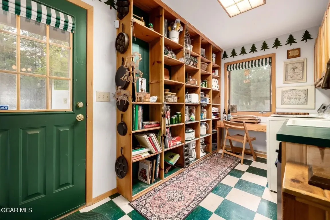 460 Gcr 466, Grand Lake