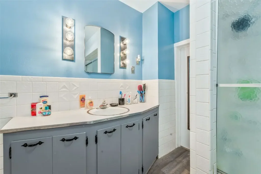 E 490 Jefferson Avenue, Hayden