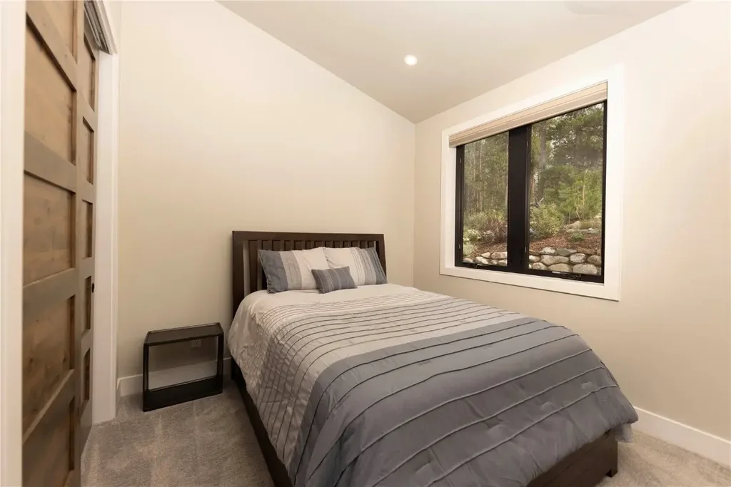 327 Kestrel Lane, Silverthorne