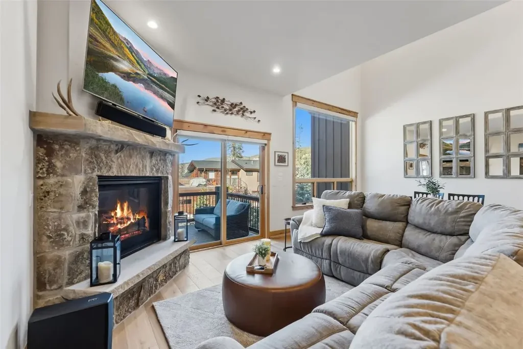 736 Independence Road 4b, Keystone