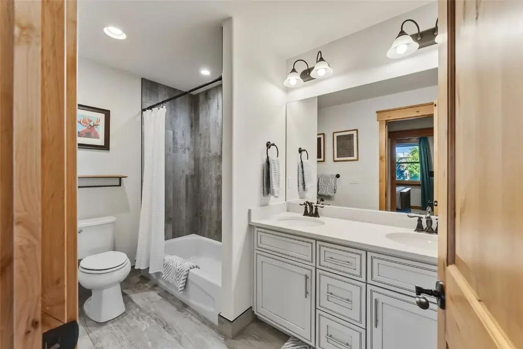 736 Independence Road 4b, Keystone