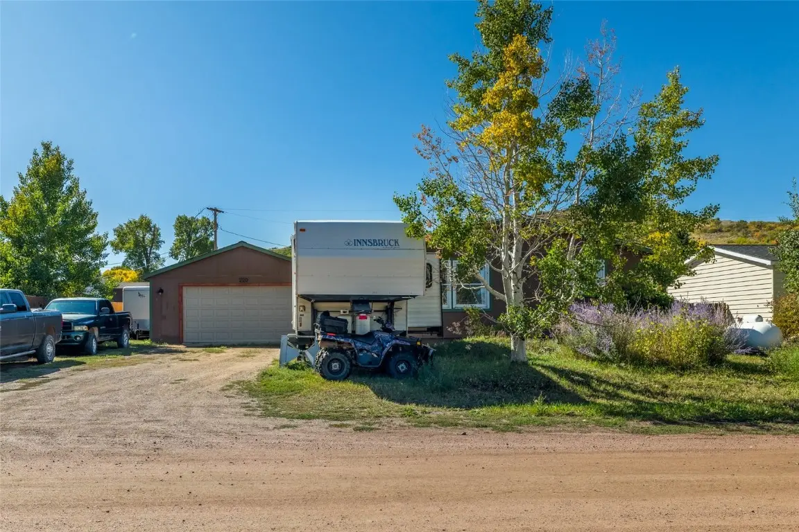 W 220 4th Street, Yampa