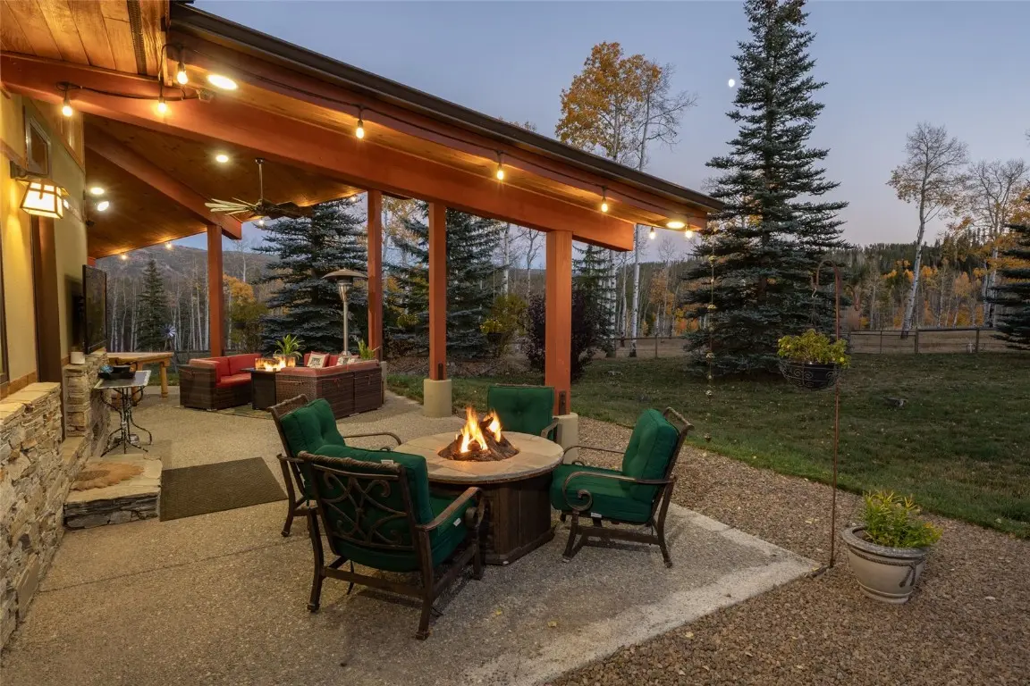 32350 Los Ranchos Road, Oak Creek