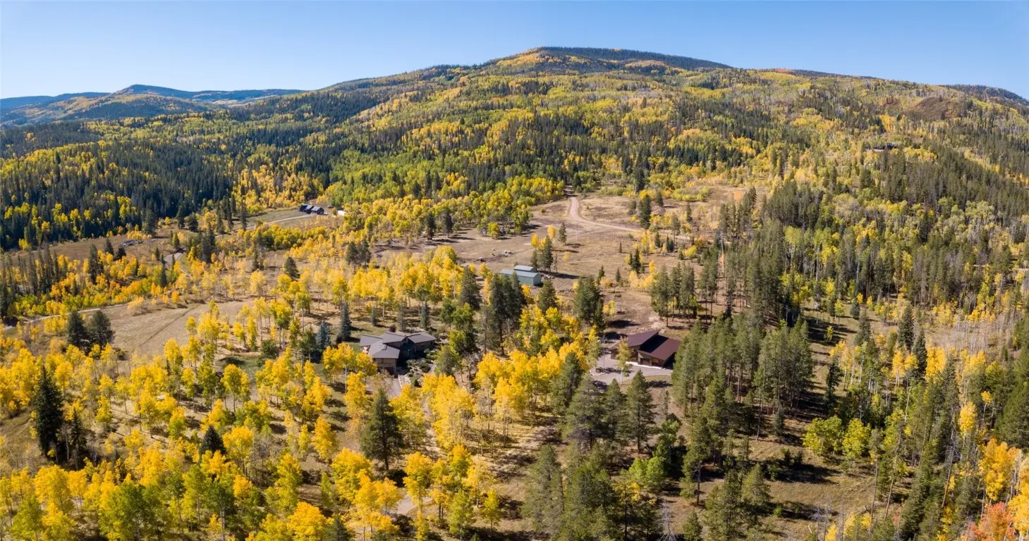 32350 Los Ranchos Road, Oak Creek