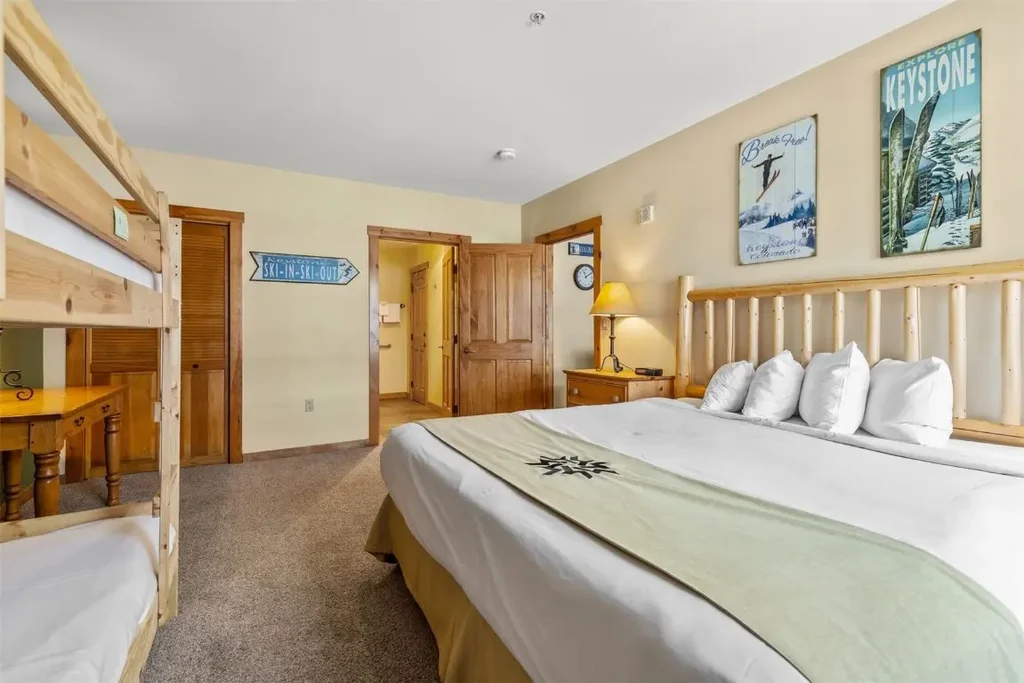 150 Dercum Square 8453, Keystone