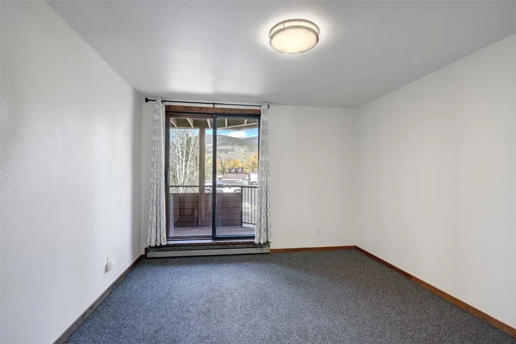 E 210 La Bonte Street 123, Dillon