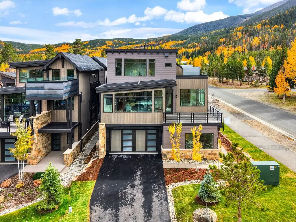 208 Frisco Alley, Frisco