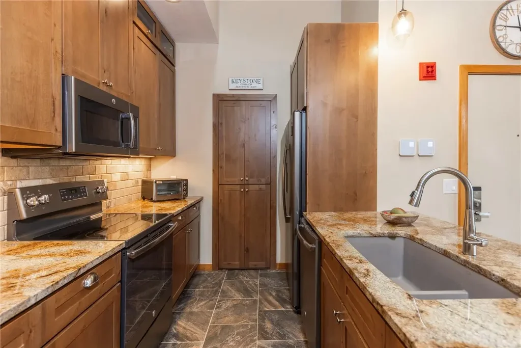 21630 Us Highway 6 2145, Keystone