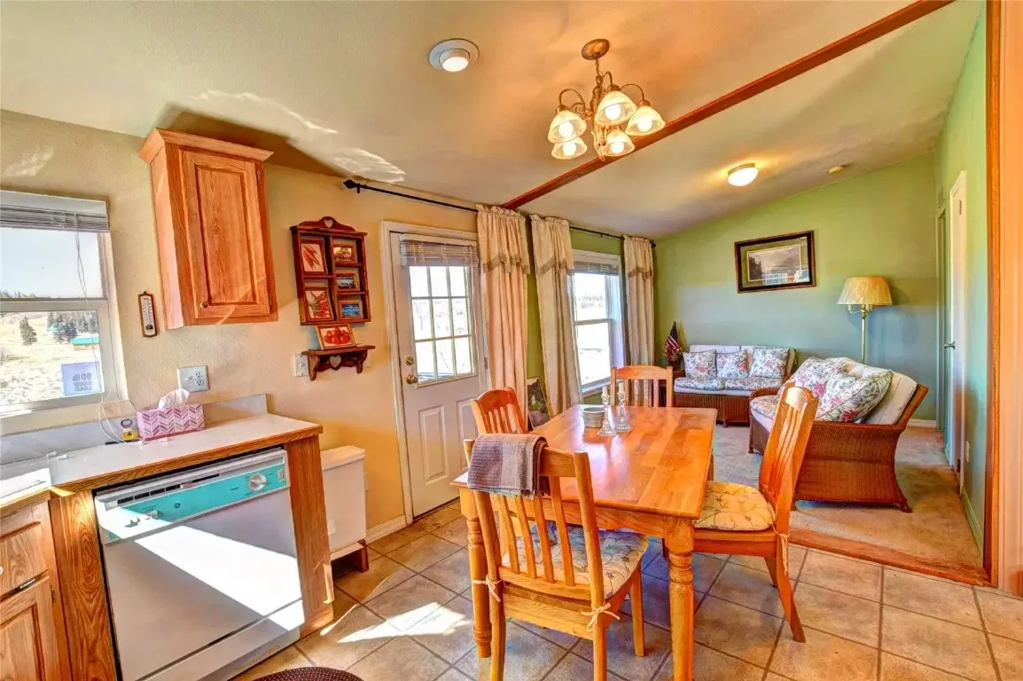 735 Apache Trail, Como