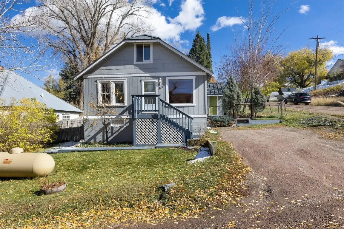 519 Moffat Avenue, Oak Creek