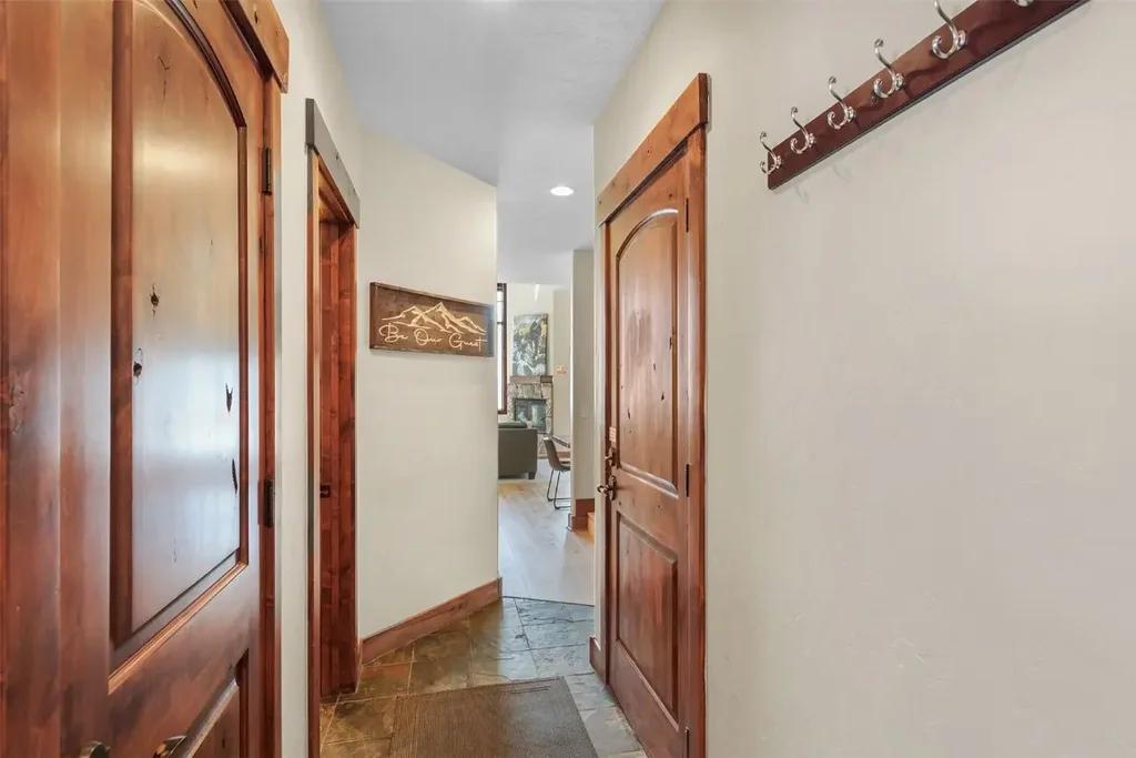 30 Cr 1293 C, Silverthorne