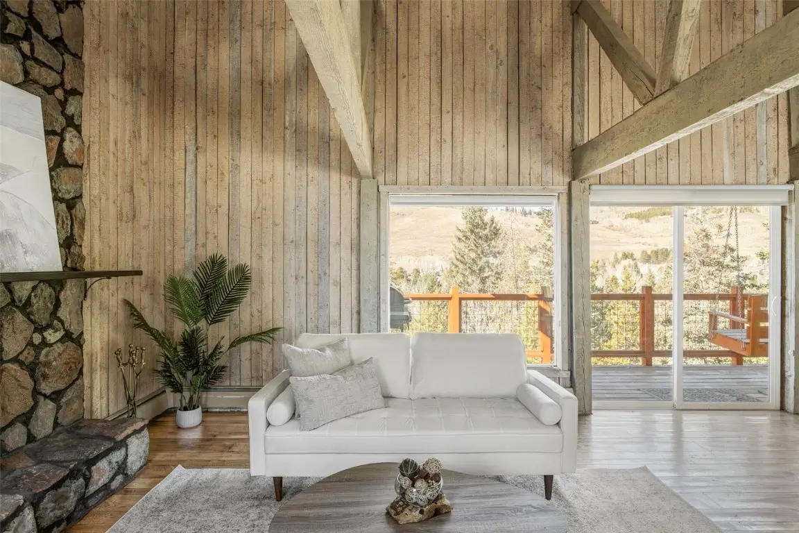 297 Deer Path Road, Dillon