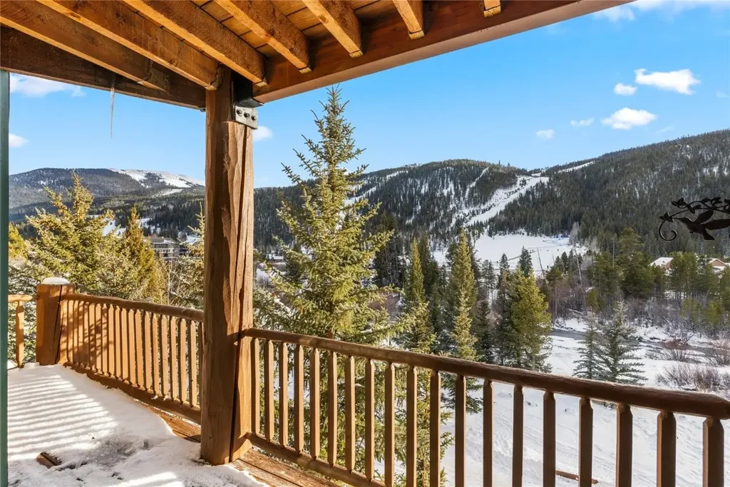 22714 Us Highway 6 5989, Keystone