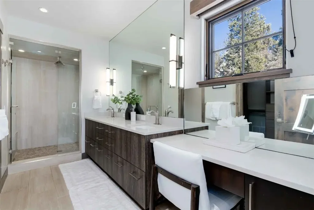 16 Luisa Drive, Breckenridge